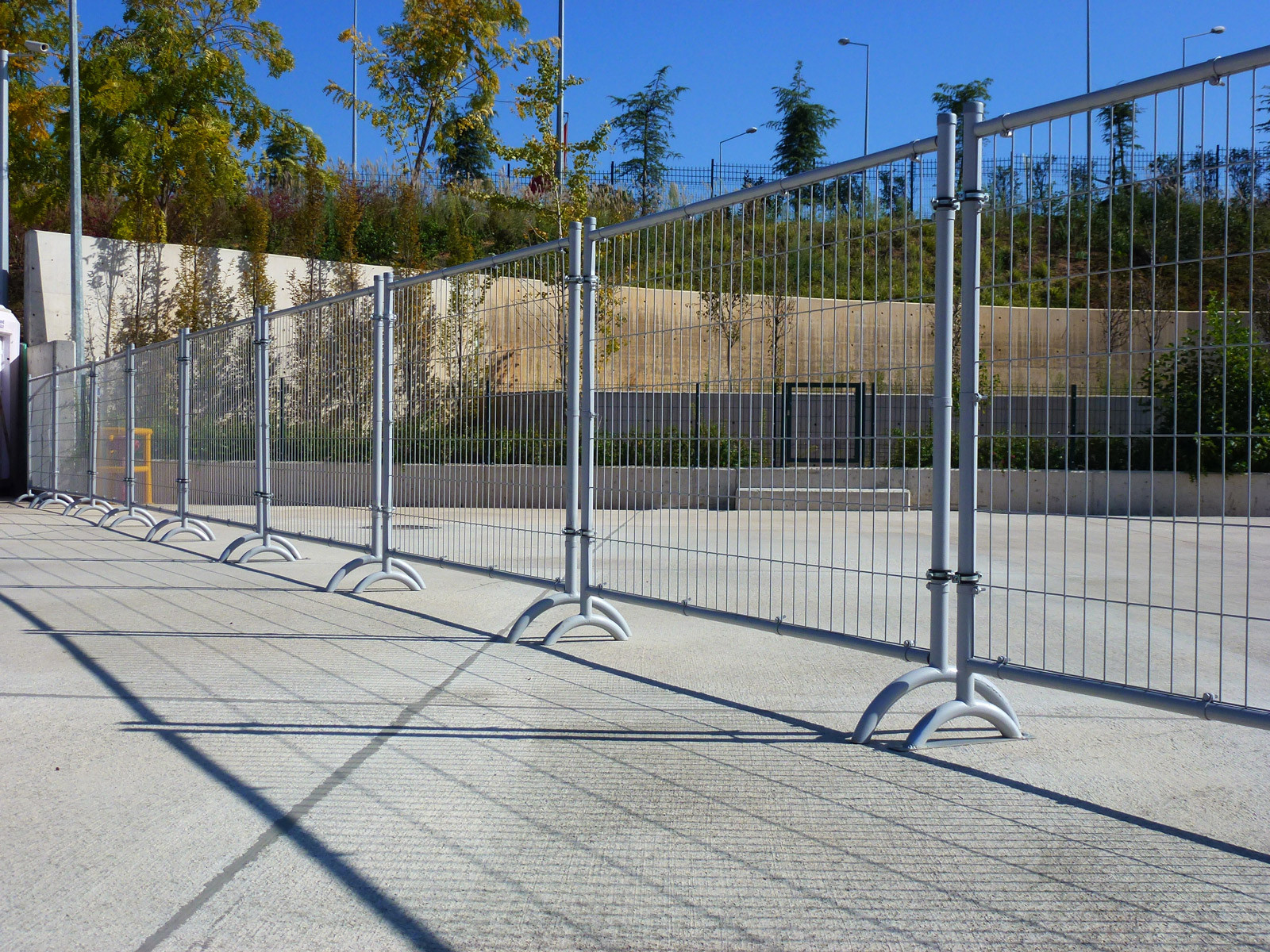 Mobil Portatif Çit Sistemi